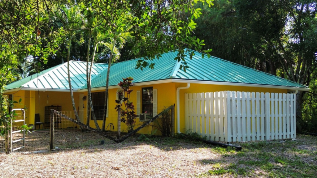 homeowner asking roofing contractor questions before hiring