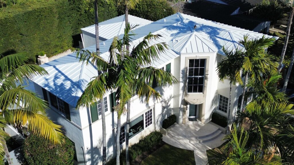 preparing your roof for high winds before Florida storm season