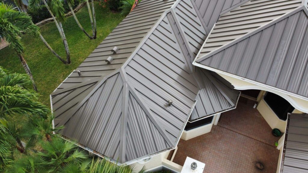 How long should a roof last in Florida?